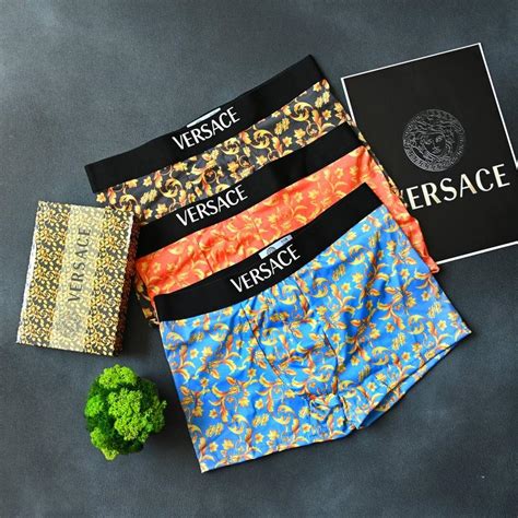 Мужские трусы Versace, купить по цене от 5 800 руб. в .